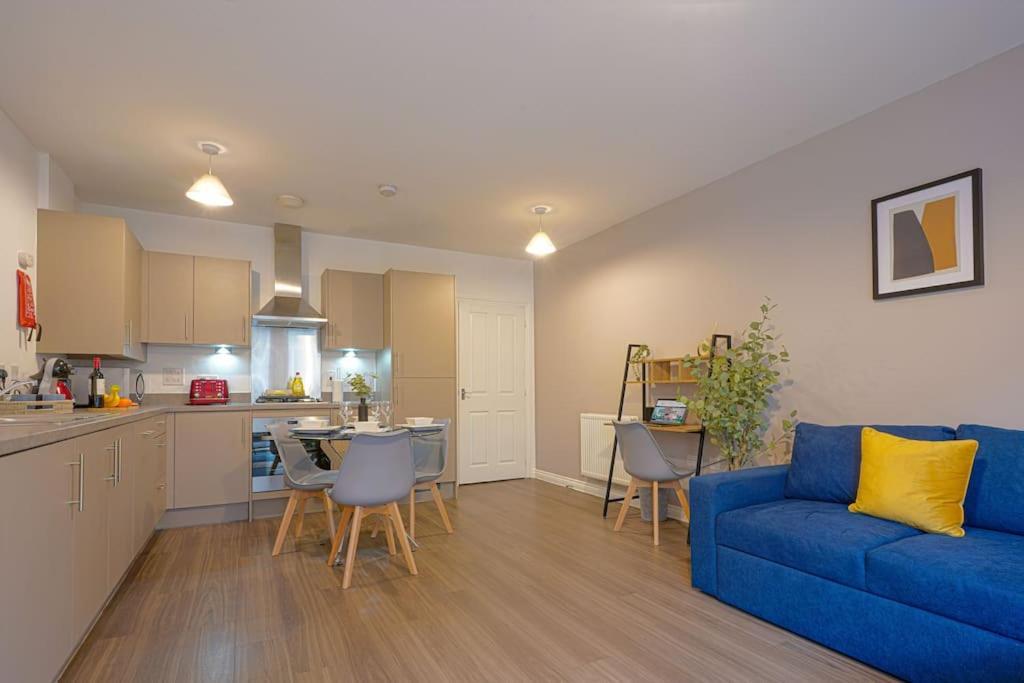 Luxury Campbell Park Apartments In Central Mk With Balcony, Free Parking & Smart Tv With Netflix By Yoko Property Milton Keynes Kültér fotó