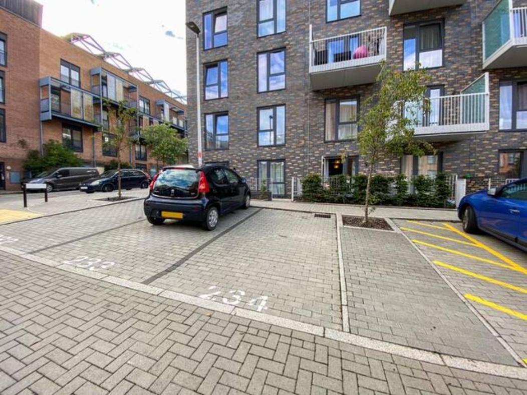 Luxury Campbell Park Apartments In Central Mk With Balcony, Free Parking & Smart Tv With Netflix By Yoko Property Milton Keynes Kültér fotó